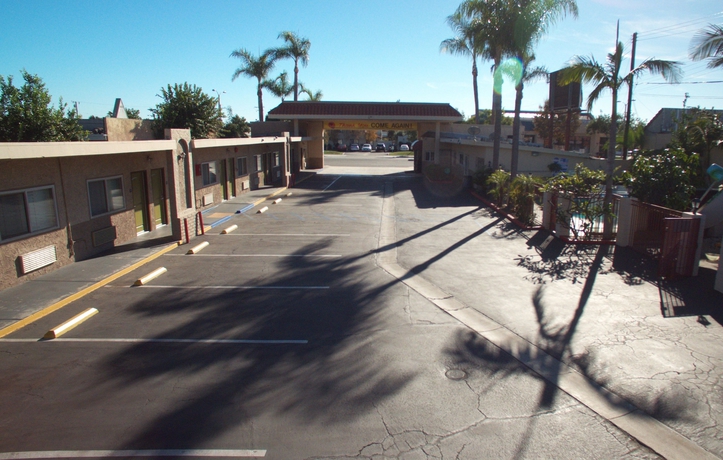 Imagen de los exteriores del Hotel Tropic Lodge. Foto 17