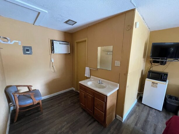 Imagen de la habitación del Hotel Tropic Motel. Foto 13