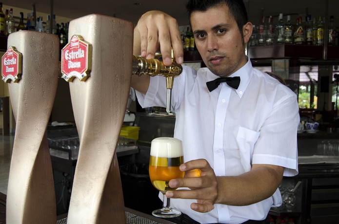 Imagen de los interiores del Hotel Tropic Park. Foto 2