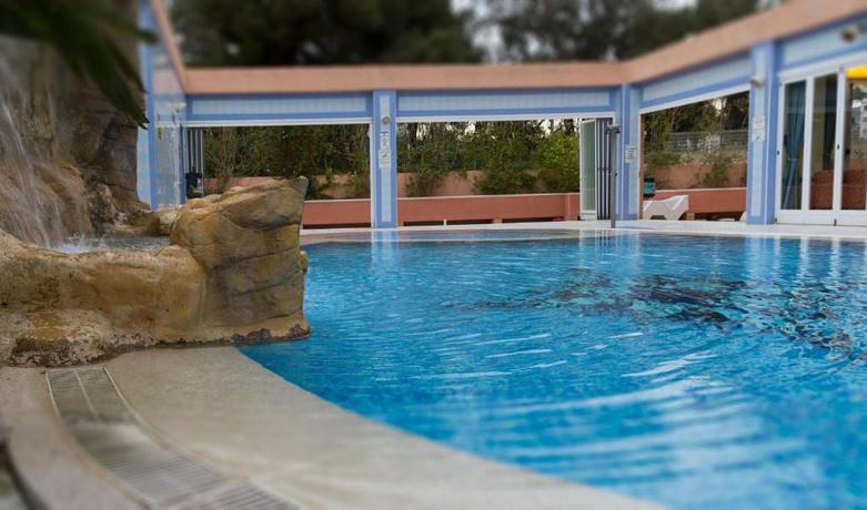 Imagen de la piscina del Hotel Tropic Relax. Foto 20