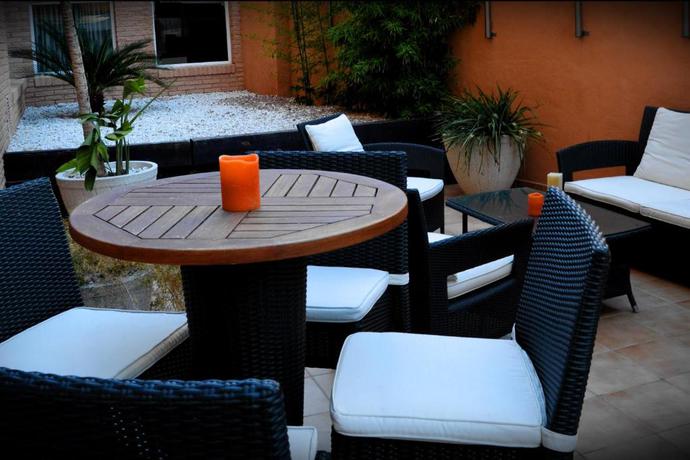 Imagen de los exteriores del Hotel Tropic Relax. Foto 14