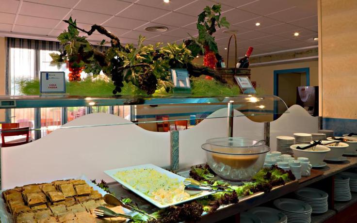 Imagen del bar/restaurante del Hotel Tropic Relax. Foto 4