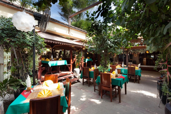 Imagen del bar/restaurante del Hotel Tropica Bungalow Resort. Foto 2