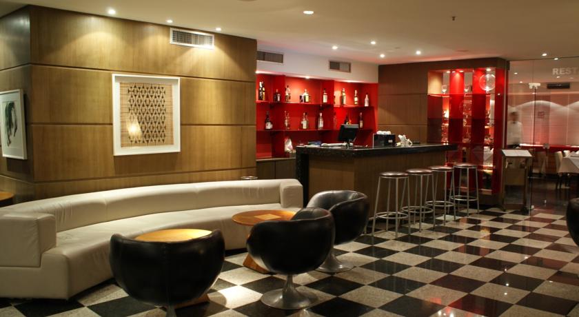 Imagen del bar/restaurante del Hotel Tropical Barra. Foto 2