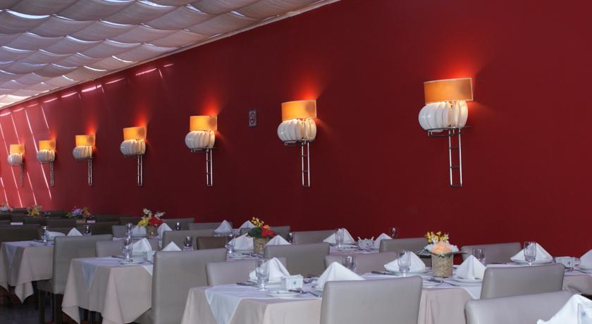 Imagen del bar/restaurante del Hotel Tropical Barra. Foto 3