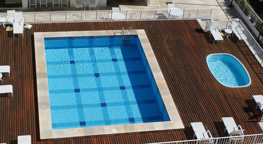 Imagen de la piscina del Hotel Tropical Barra. Foto 15