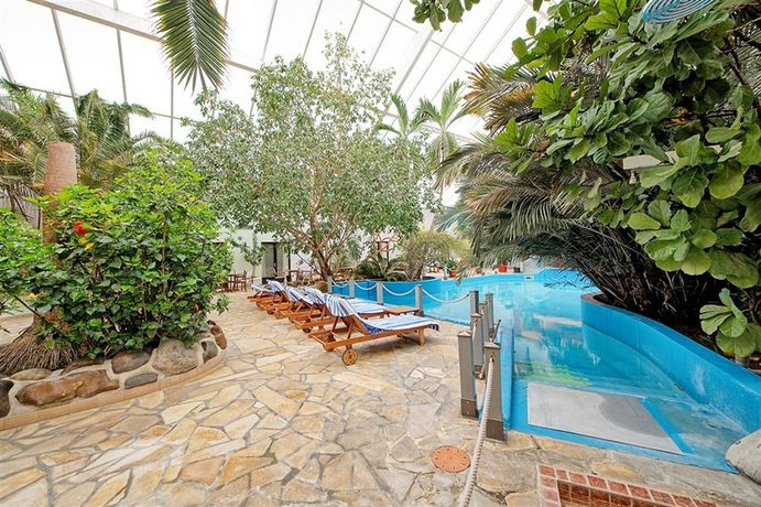 Imagen de la piscina del Hotel Tropical, Barvaux. Foto 13