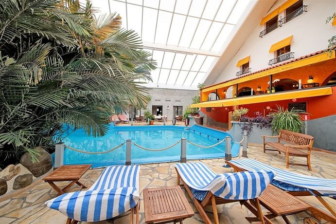 Imagen de la piscina del Hotel Tropical, Barvaux. Foto 14