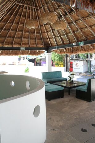 Imagen general del Hotel Tropical Casablanca Party Zone. Foto 16