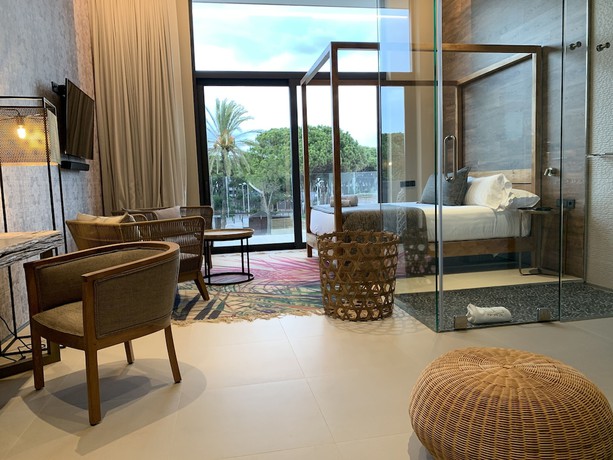 Imagen de los exteriores del Hotel Tropical Gava Mar. Foto 18