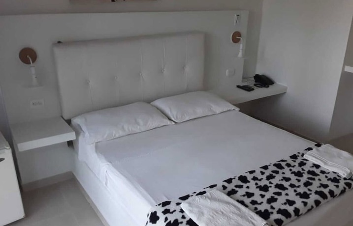 Imagen de la habitación del Hotel Tropical Inn. Foto 3