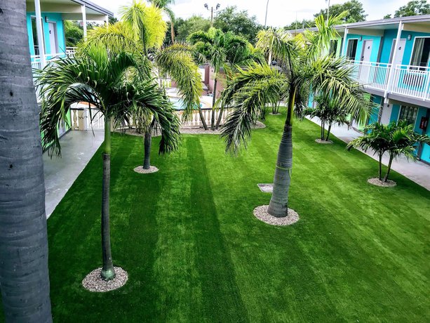 Imagen de la habitación del Hotel Tropical Inn and Suites. Foto 2