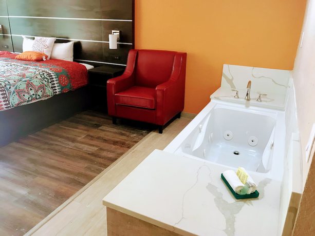Imagen de la habitación del Hotel Tropical Inn and Suites. Foto 15