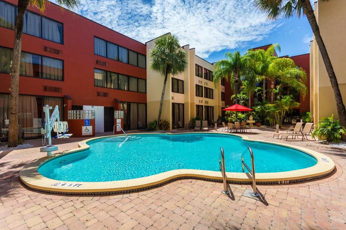 Imagen de la piscina del Hotel Tropical Palms, Clearwater . Foto 12