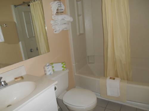 Imagen de la habitación del Hotel Tropical Seas. Foto 7