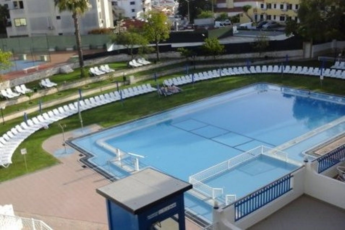 Imagen de la piscina del Hotel Tropical Sol, Albufeira. Foto 13