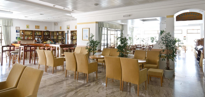 Imagen del bar/restaurante del Hotel Tropical Sol, Tigaki. Foto 4