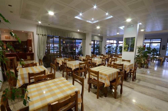 Imagen del bar/restaurante del Hotel Tropical Sol, Tigaki. Foto 5