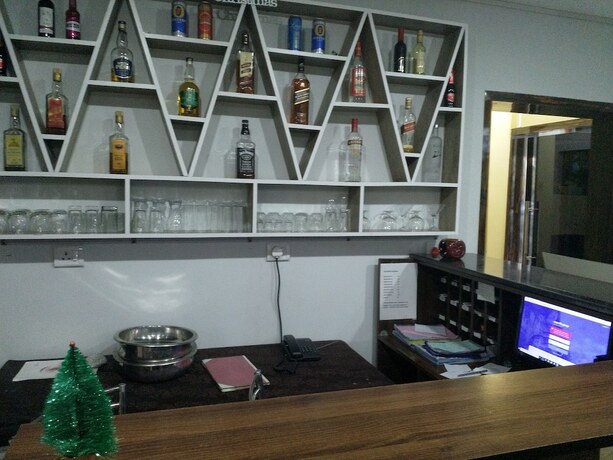 Imagen general del Hotel Tropical Suites, Dzongkhag Thromde. Foto 9