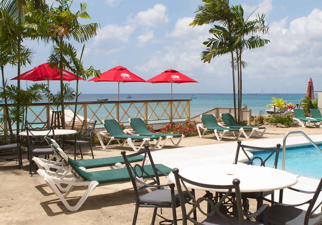 Imagen de la piscina del Hotel Tropical Sunset Beach Apartment. Foto 14