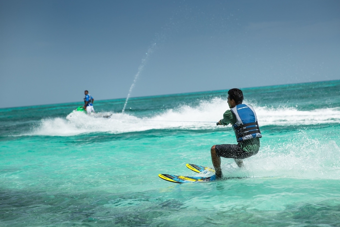 Imagen de los exteriores del Hotel Tropical Village. Foto 17