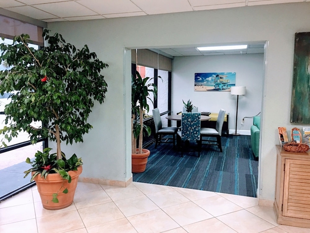 Imagen de los interiores del Hotel Tropical Winds Oceanfront. Foto 15