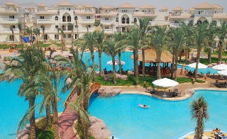 Imagen de la piscina del Hotel Tropicana Azure Club. Foto 11