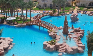 Imagen de la piscina del Hotel Tropicana Azure Club. Foto 13
