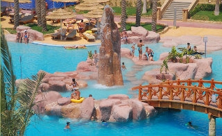 Imagen de la piscina del Hotel Tropicana Azure Club. Foto 15