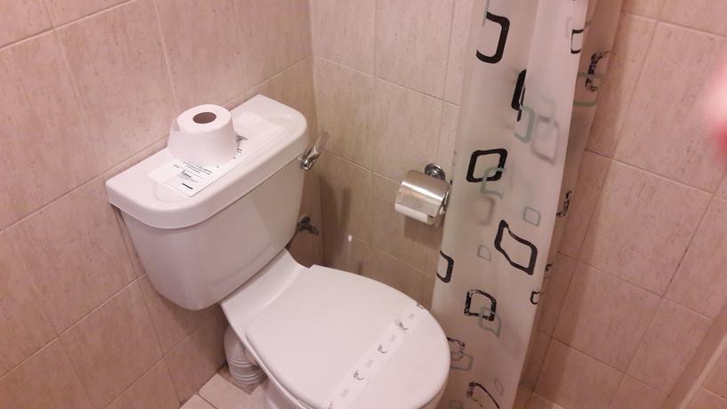 Imagen de la habitación del Hotel Tropicana Hotel. Foto 5