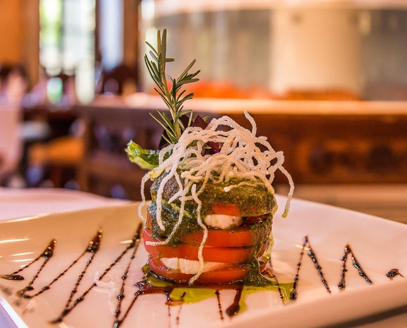 Imagen del bar/restaurante del Hotel Tropicana Inn. Foto 5