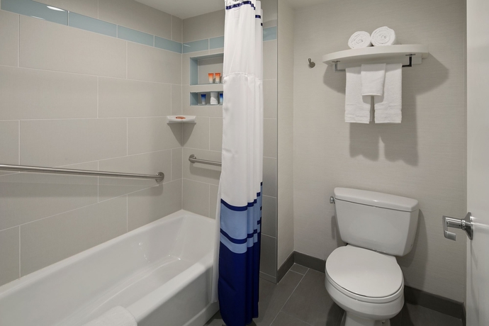 Imagen de la habitación del Hotel Tropicana Inn and Suites, Anaheim. Foto 9