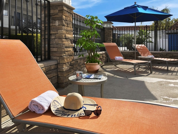 Imagen de la piscina del Hotel Tropicana Inn and Suites, Anaheim. Foto 17