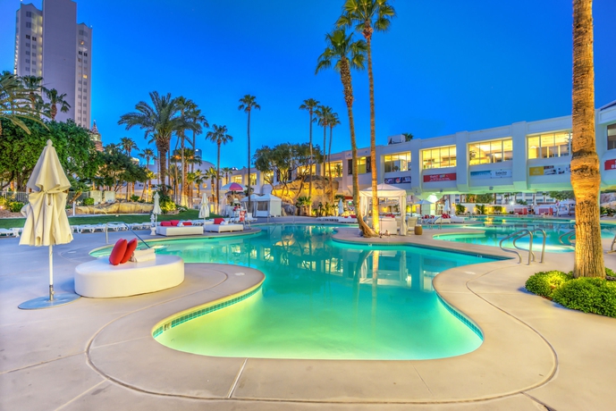 Imagen de la piscina del Hotel Tropicana Las Vegas - A Doubletree By Hilton. Foto 14