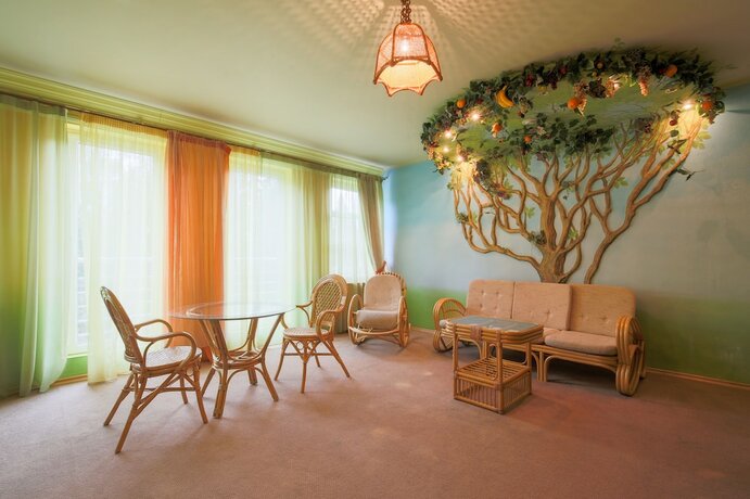 Imagen de la habitación del Hotel Tropicana Park Country Club. Foto 17