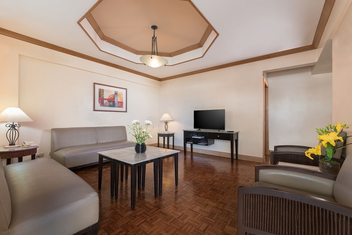 Imagen de los interiores del Hotel Tropicana Suites. Foto 10