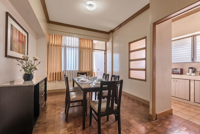 Imagen de la habitación del Hotel Tropicana Suites. Foto 6