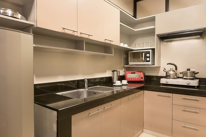 Imagen de la habitación del Hotel Tropicana Suites. Foto 7