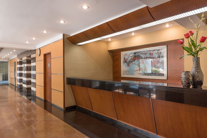 Imagen de los interiores del Hotel Tropicana Suites. Foto 15