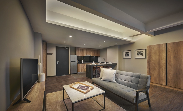 Imagen de los interiores del Hotel Tropics Eight Suites. Foto 19