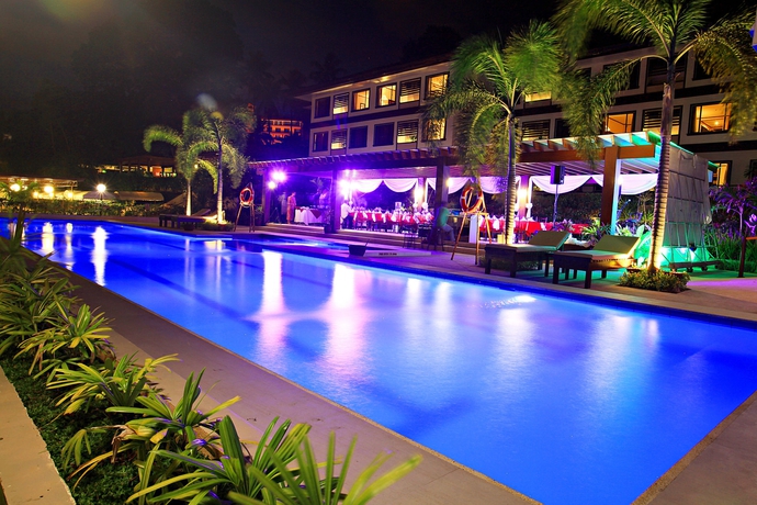 Imagen de la piscina del Hotel Tropika. Foto 16