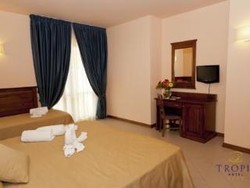 Imagen de la habitación del Hotel Tropis. Foto 11