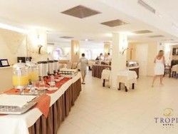 Imagen general del Hotel Tropis. Foto 5