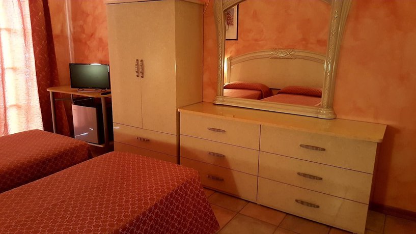 Imagen de la habitación del Hotel Trotter. Foto 8