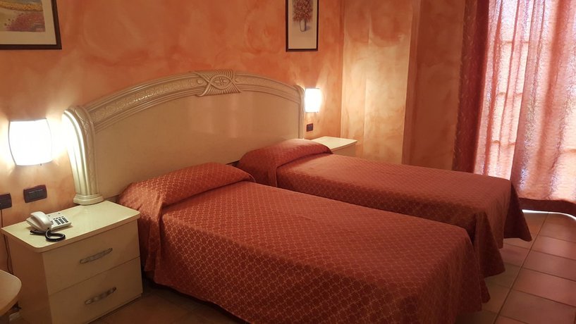 Imagen de la habitación del Hotel Trotter. Foto 10