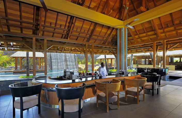 Imagen del bar/restaurante del Hotel Trou aux Biches Villas Beachcomber. Foto 9