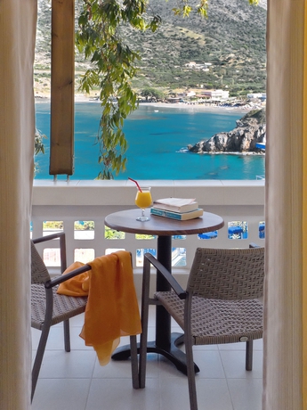 Imagen de los exteriores del Hotel Troulis. Foto 5