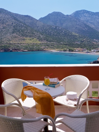 Imagen de los exteriores del Hotel Troulis. Foto 6