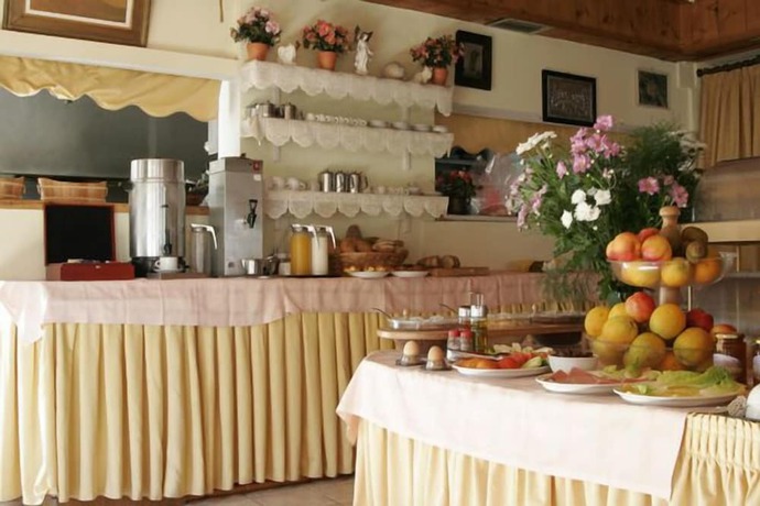 Imagen del bar/restaurante del Hotel Troulis Seaside. Foto 3