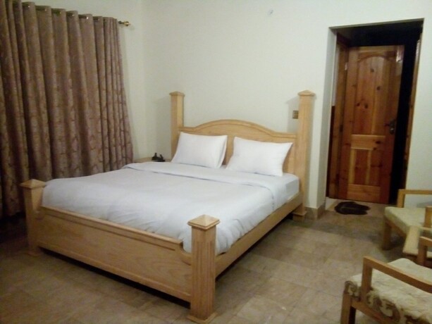 Imagen de la habitación del Hotel Trout Lodges. Foto 18